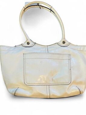 Vintage y2k super cute Coach white leather handbag